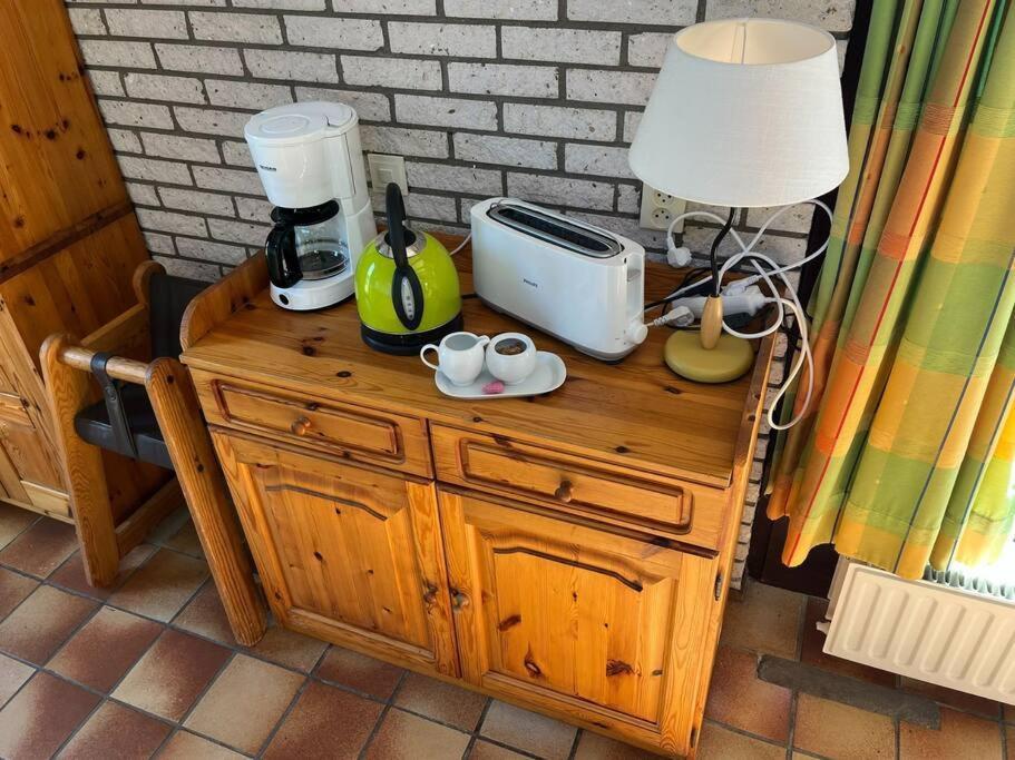 Knusse Bungalow Op Groen Park! Ouddorp Exterior foto